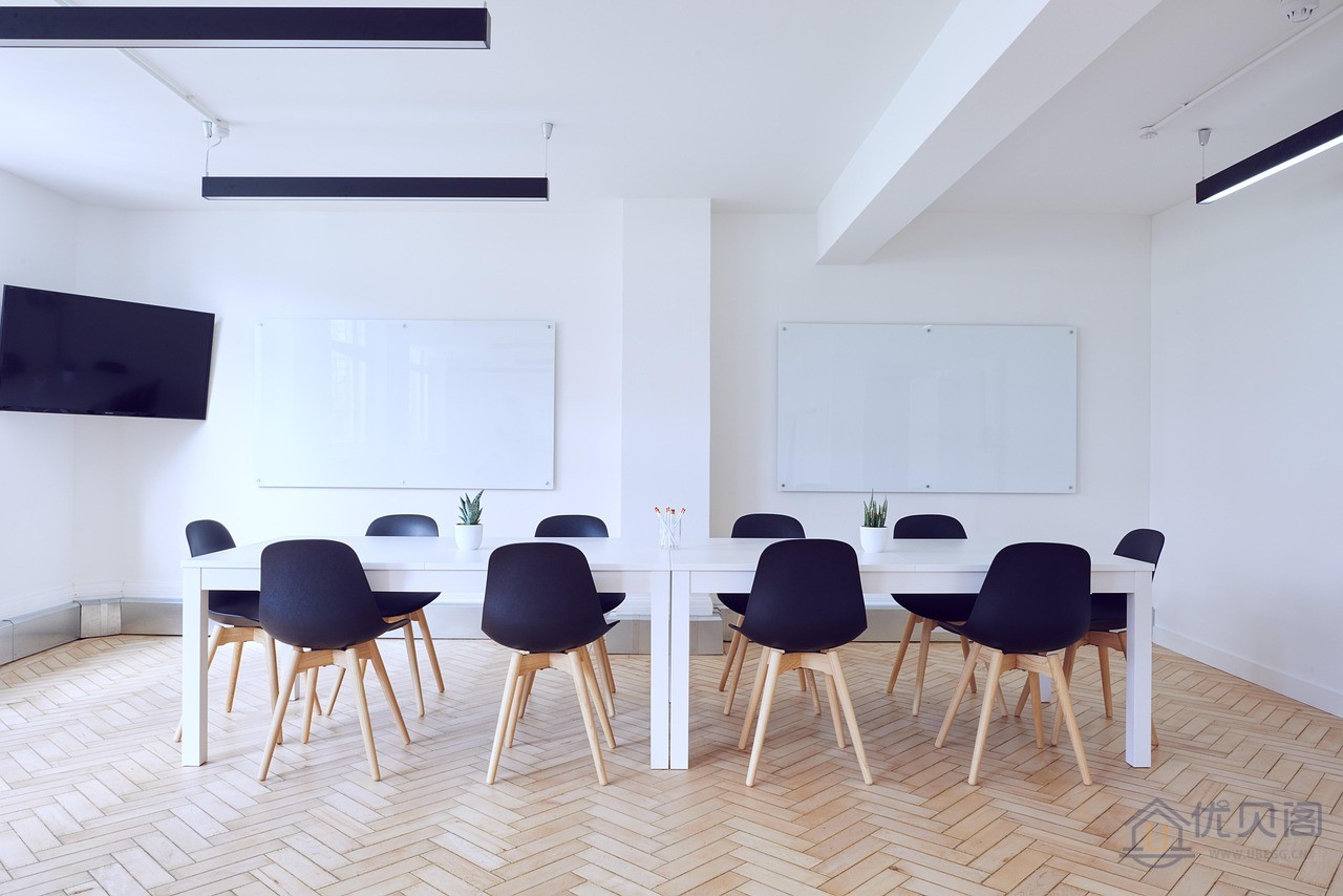 chairs-2181980_1280.jpg